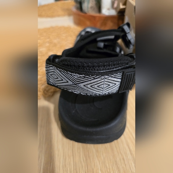 CAMEL CROWN Women's Hiking Sandals with Arch Support - Picture 8 of 10